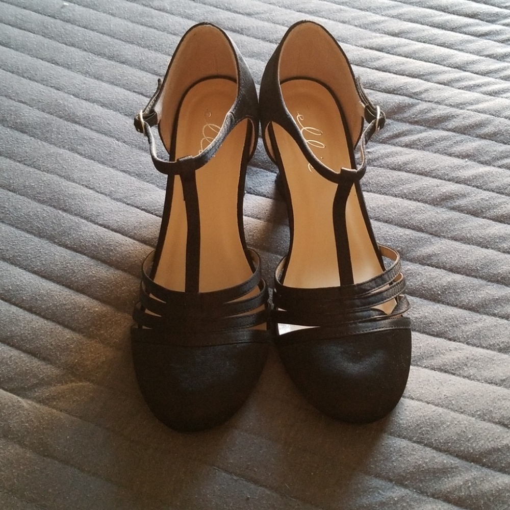 Dance shoe